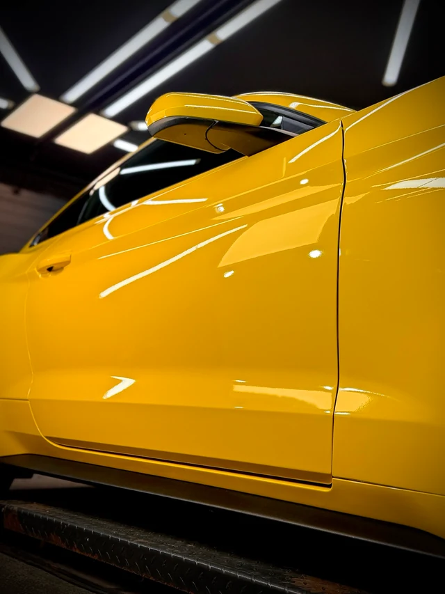 Ford Mustang – Tür und Außenspiegel